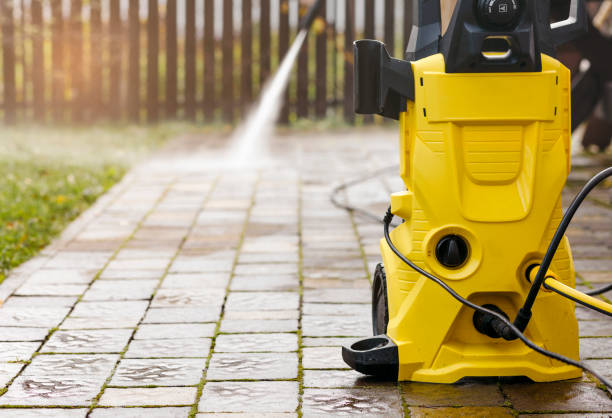 Best Playground Equipment Cleaning  in Fort Thompson, SD